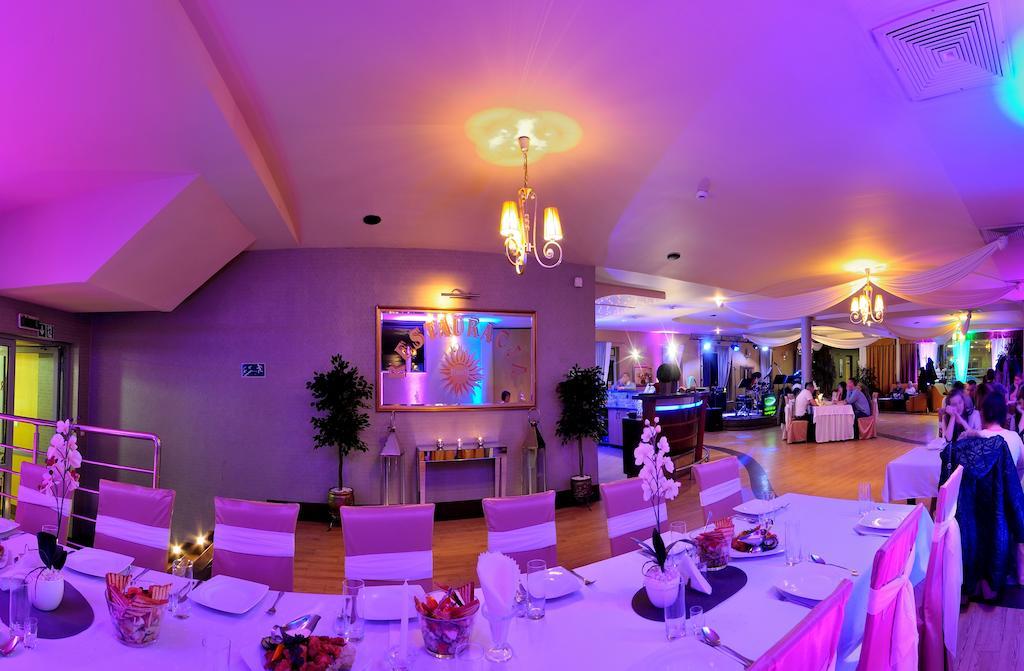 Hotel Partner Minsk Mazowiecki Ngoại thất bức ảnh