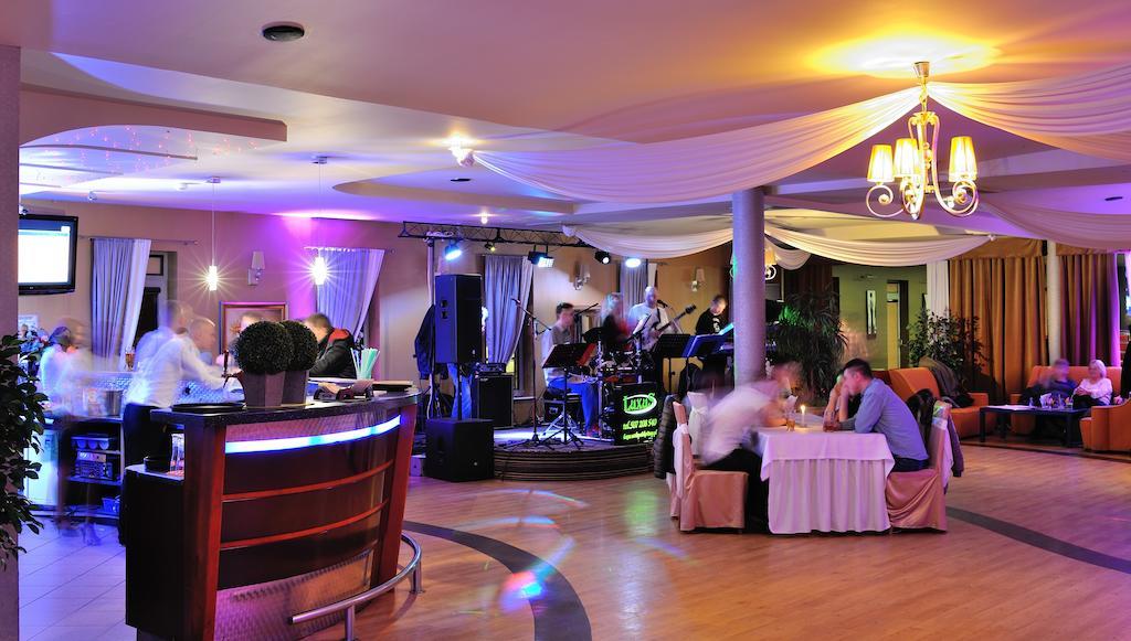Hotel Partner Minsk Mazowiecki Ngoại thất bức ảnh