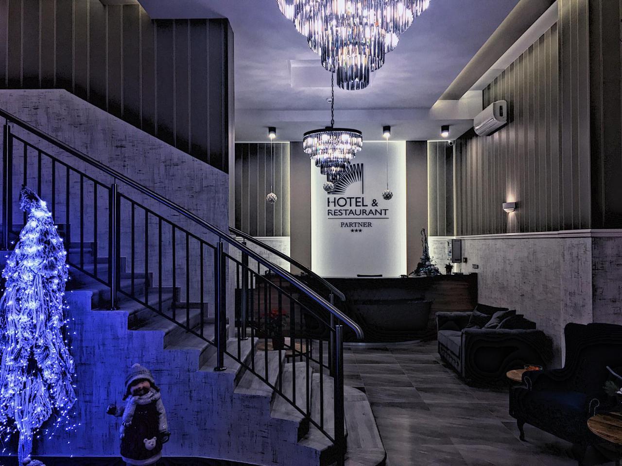Hotel Partner Minsk Mazowiecki Ngoại thất bức ảnh