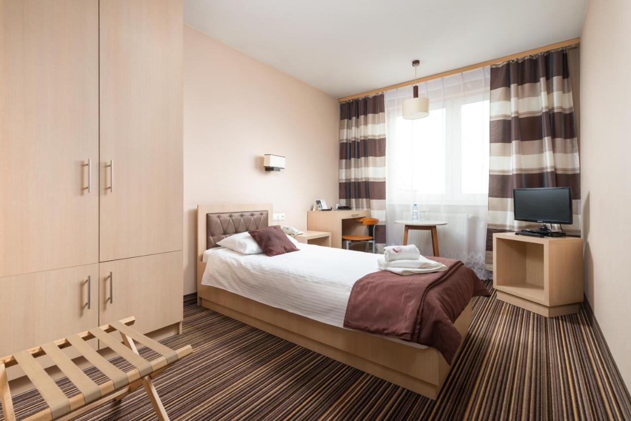 Hotel Partner Minsk Mazowiecki Ngoại thất bức ảnh